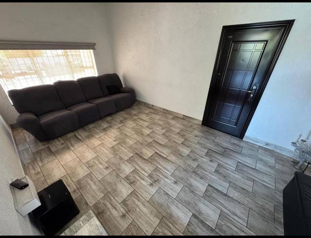4 BEDROOM HOUSE FOR SALE IN VAN RIEBEECK PARK
